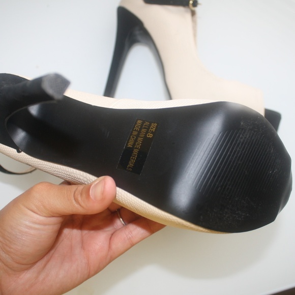 Charlotte Russe 6 inch Heel - Picture 3 of 7